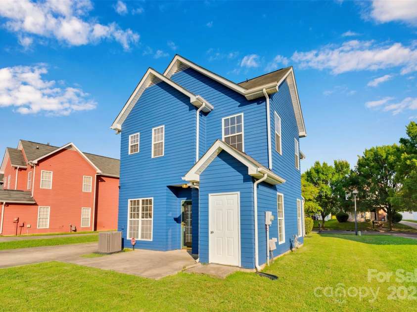 1821 Ethel Guest Lane, Charlotte, NC 28206.  MLS# CAR4276881, YatesRealty ID 27963. 