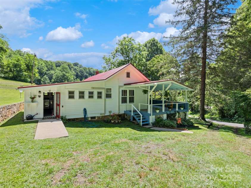 556 Crawford Cemetery Road, Sylva, NC 28779.  MLS# CAR4281056, YatesRealty ID 27964. 
