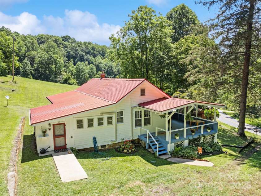 556 Crawford Cemetery Road, Sylva, NC 28779.  MLS# CAR4281056, YatesRealty ID 27964. 
