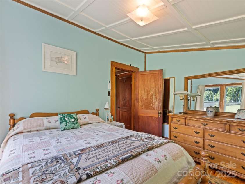 556 Crawford Cemetery Road, Sylva, NC 28779.  MLS# CAR4281056, YatesRealty ID 27964. 