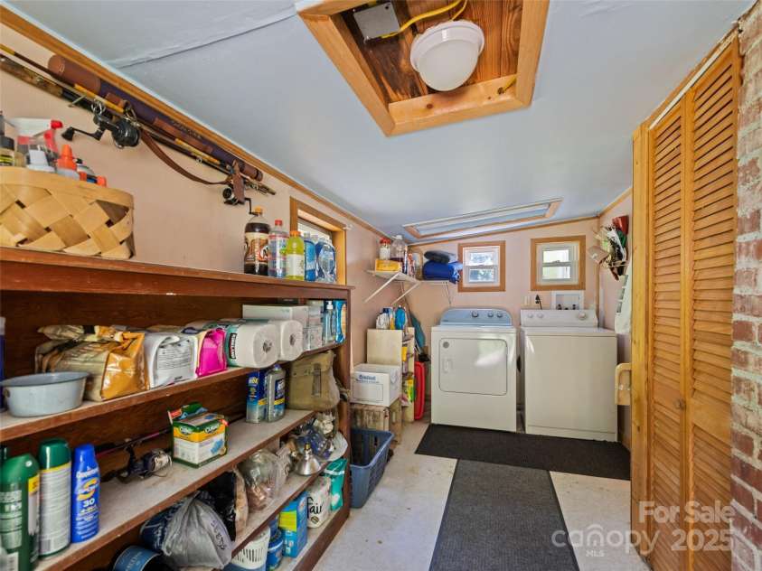 556 Crawford Cemetery Road, Sylva, NC 28779.  MLS# CAR4281056, YatesRealty ID 27964. 