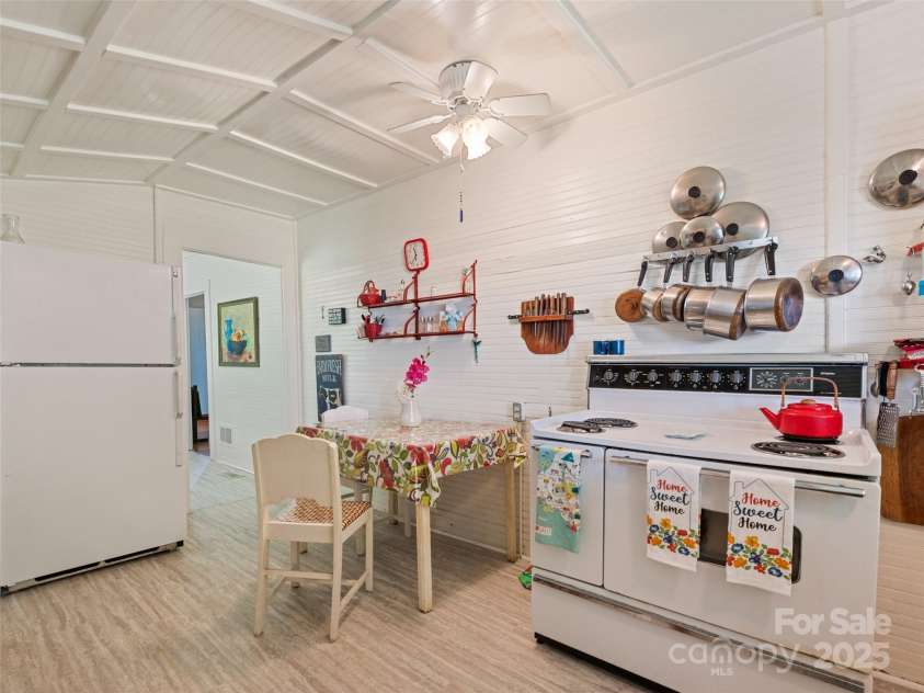 556 Crawford Cemetery Road, Sylva, NC 28779.  MLS# CAR4281056, YatesRealty ID 27964. Farm Kitchen