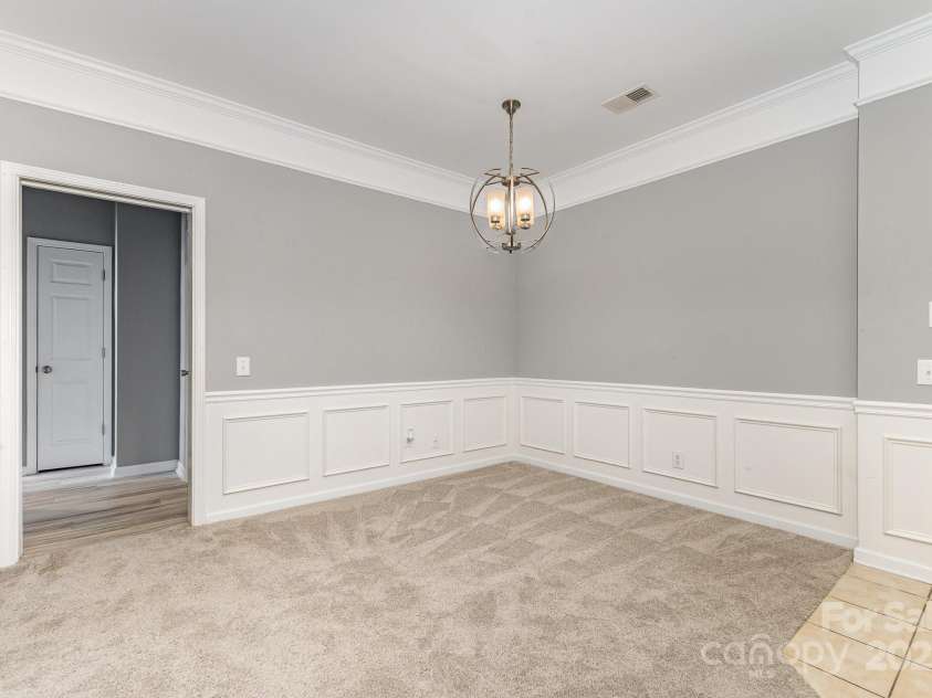 14857 Santa Lucia Drive, Charlotte, NC 28277.  MLS# CAR4258978, YatesRealty ID 27966. Dining room