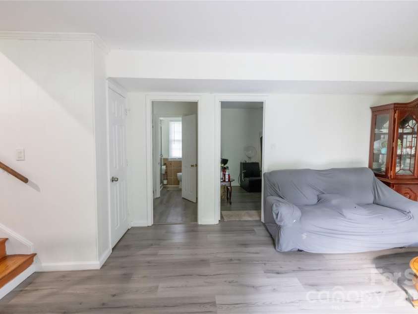 2545 Cedarwild Road, Charlotte, NC 28212.  MLS# CAR4383741, YatesRealty ID 27967. 