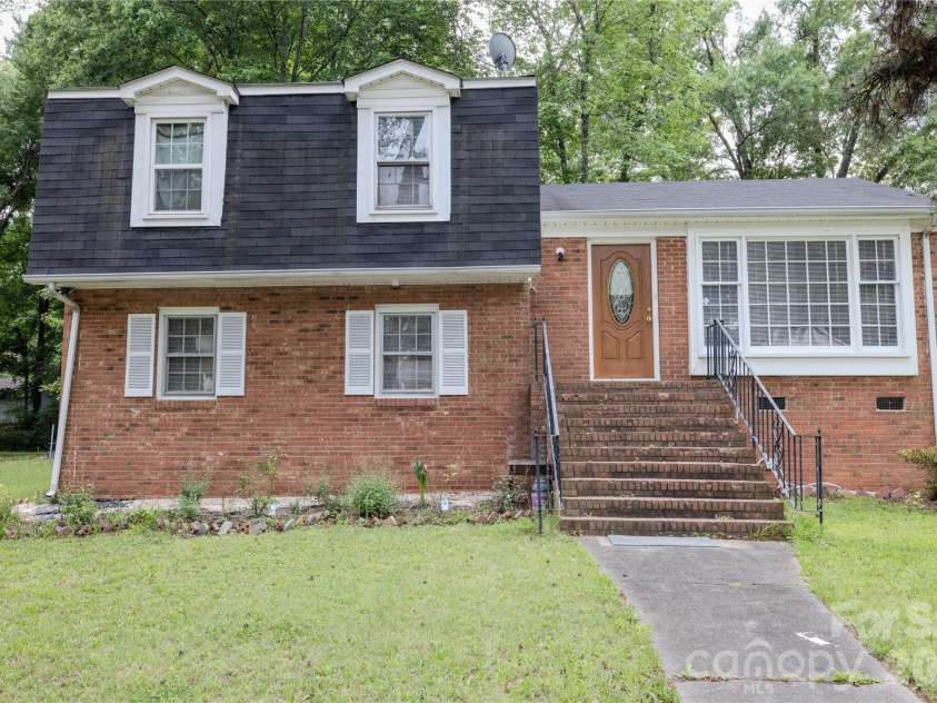 2545 Cedarwild Road, Charlotte, NC 28212.  MLS# CAR4383741, YatesRealty ID 27967. Front Exterior