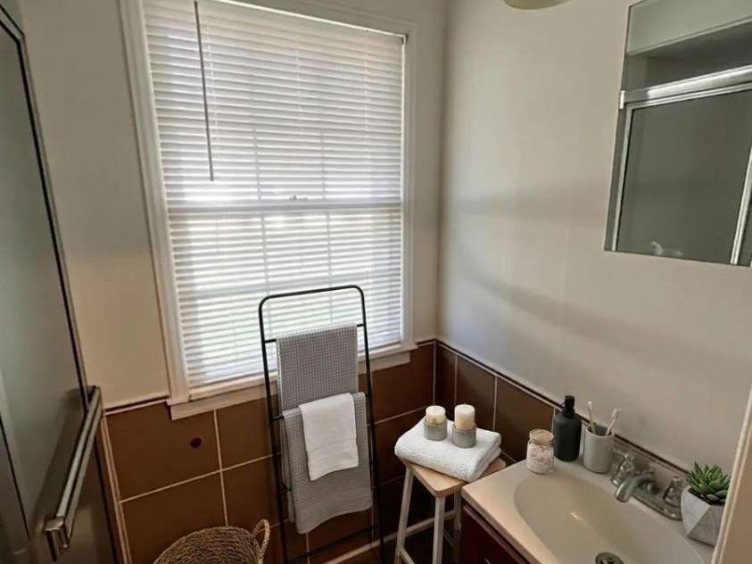 2545 Cedarwild Road, Charlotte, NC 28212.  MLS# CAR4383741, YatesRealty ID 27967. Guest Bath(Virtual Staging)