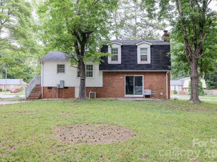 2545 Cedarwild Road, Charlotte, NC 28212.  MLS# CAR4383741, YatesRealty ID 27967. Raer Exterior