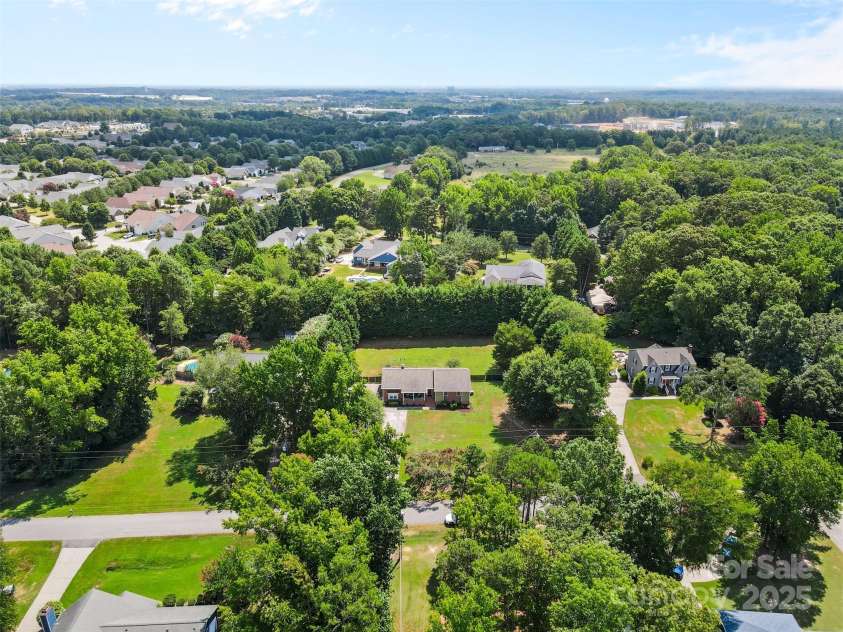 2948 Stoneybrook Drive, Fort Mill, SC 29708.  MLS# CAR4281354, YatesRealty ID 27967. 