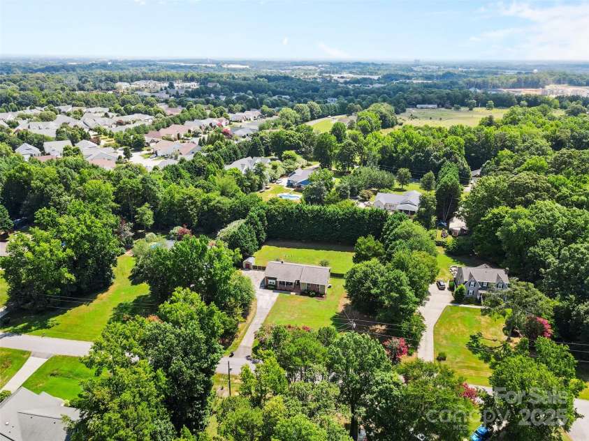 2948 Stoneybrook Drive, Fort Mill, SC 29708.  MLS# CAR4281354, YatesRealty ID 27967. 