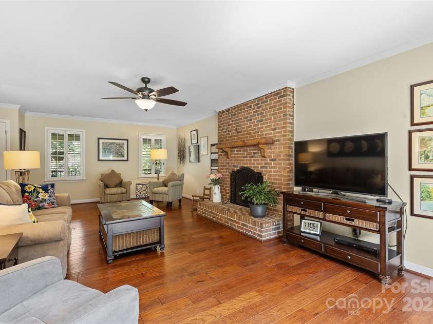2948 Stoneybrook Drive, Fort Mill, SC 29708.  MLS# CAR4281354, YatesRealty ID 27967. Living Room