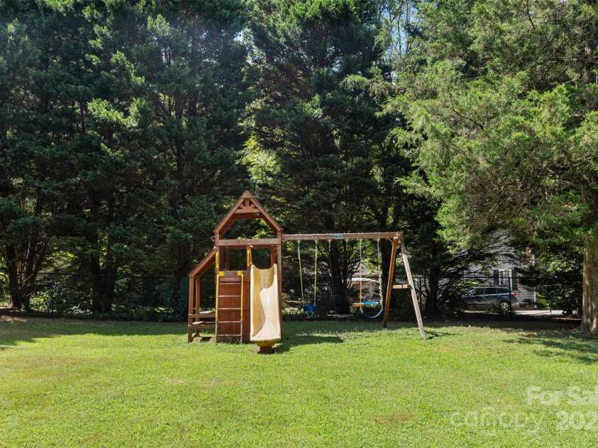 2948 Stoneybrook Drive, Fort Mill, SC 29708.  MLS# CAR4281354, YatesRealty ID 27967. Playset to convey