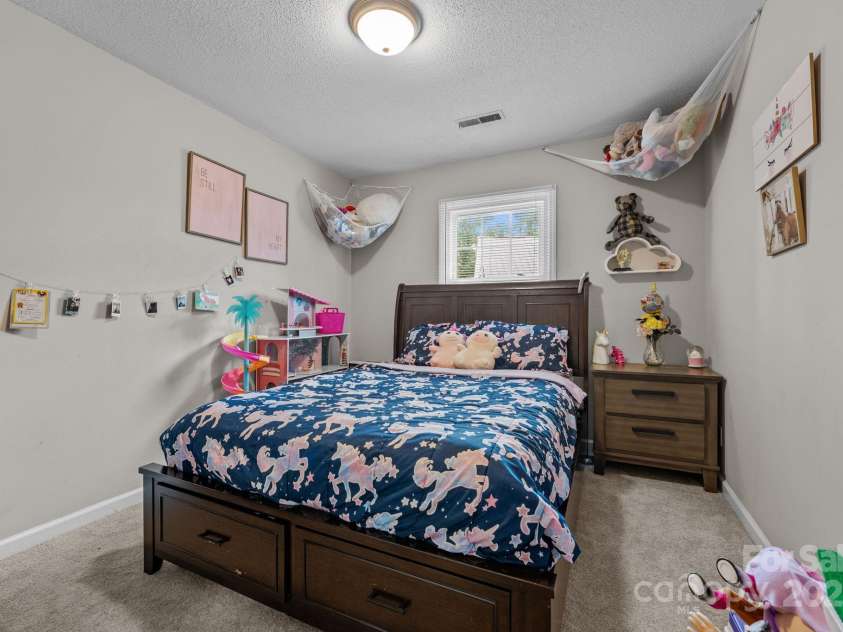 4601 Lawndale Drive, Greensboro, NC 27455.  MLS# CAR4280749, YatesRealty ID 27969. 