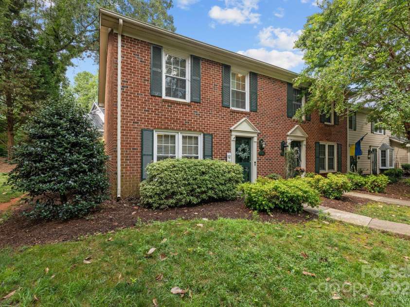 4601 Lawndale Drive, Greensboro, NC 27455.  MLS# CAR4280749, YatesRealty ID 27969. 