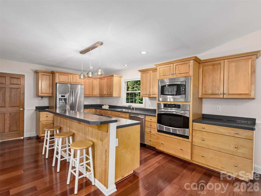 608 Upper Sondley Drive, Asheville, NC 28805.  MLS# CAR4283566, YatesRealty ID 2797. 
