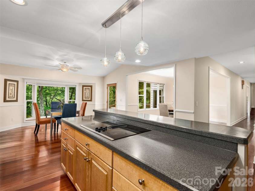 608 Upper Sondley Drive, Asheville, NC 28805.  MLS# CAR4283566, YatesRealty ID 2797. 