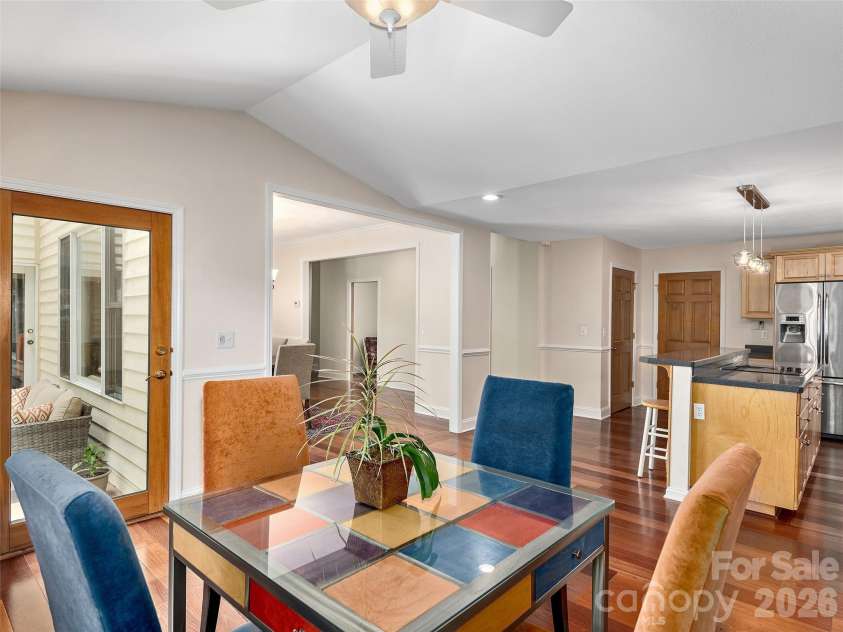 608 Upper Sondley Drive, Asheville, NC 28805.  MLS# CAR4283566, YatesRealty ID 2797. 