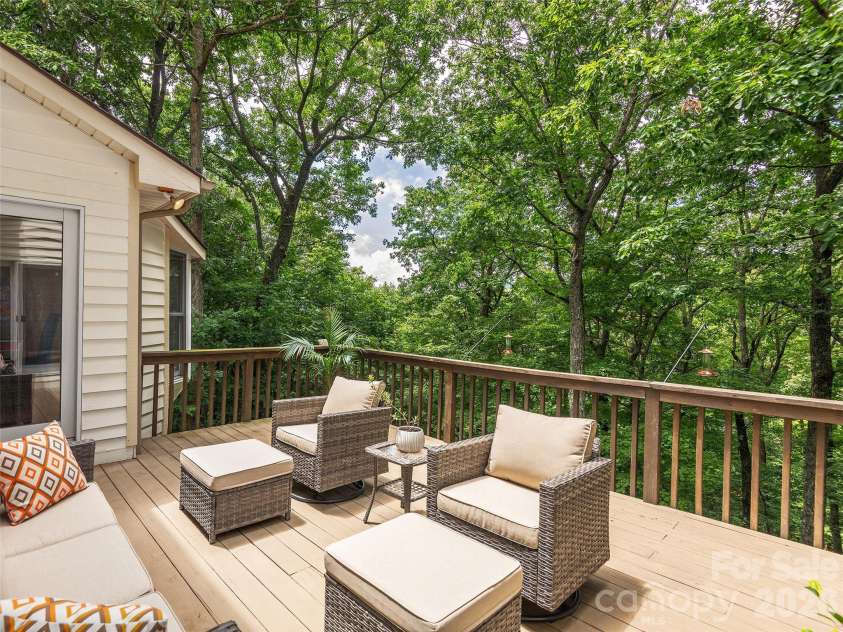 608 Upper Sondley Drive, Asheville, NC 28805.  MLS# CAR4283566, YatesRealty ID 2797. 