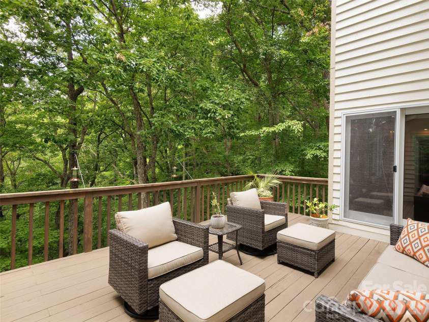 608 Upper Sondley Drive, Asheville, NC 28805.  MLS# CAR4283566, YatesRealty ID 2797. 