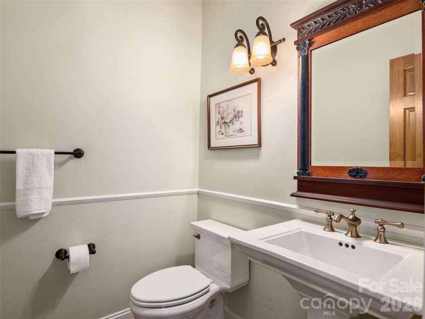 608 Upper Sondley Drive, Asheville, NC 28805.  MLS# CAR4283566, YatesRealty ID 2797. 