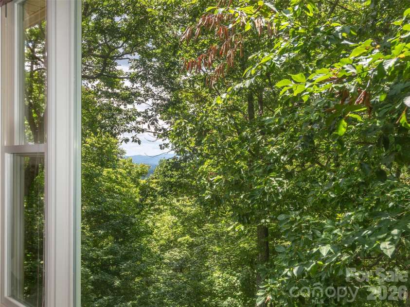 608 Upper Sondley Drive, Asheville, NC 28805.  MLS# CAR4283566, YatesRealty ID 2797. 