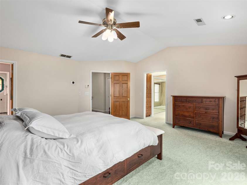 608 Upper Sondley Drive, Asheville, NC 28805.  MLS# CAR4283566, YatesRealty ID 2797. 