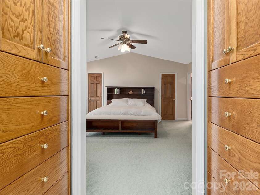 608 Upper Sondley Drive, Asheville, NC 28805.  MLS# CAR4283566, YatesRealty ID 2797. 