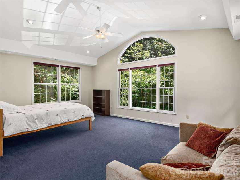 608 Upper Sondley Drive, Asheville, NC 28805.  MLS# CAR4283566, YatesRealty ID 2797. 