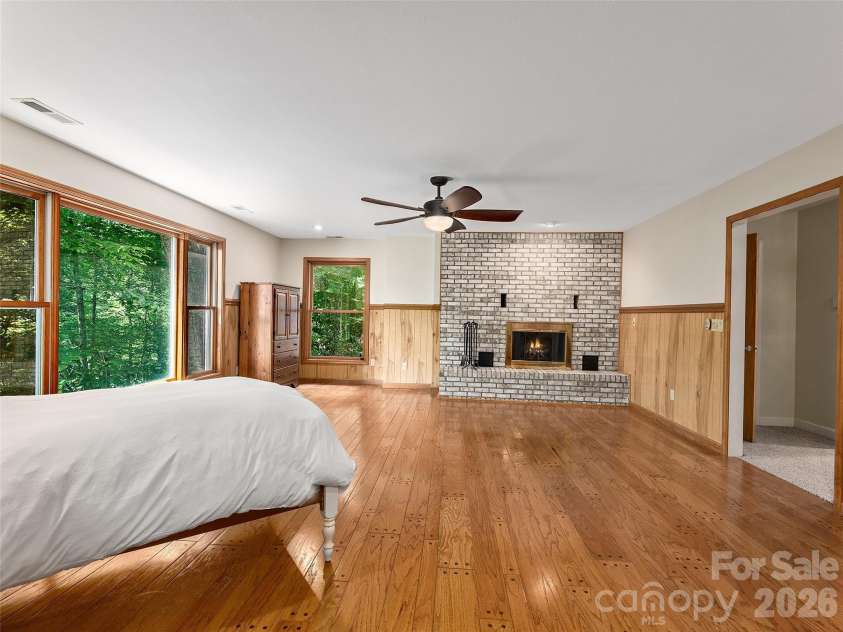 608 Upper Sondley Drive, Asheville, NC 28805.  MLS# CAR4283566, YatesRealty ID 2797. 