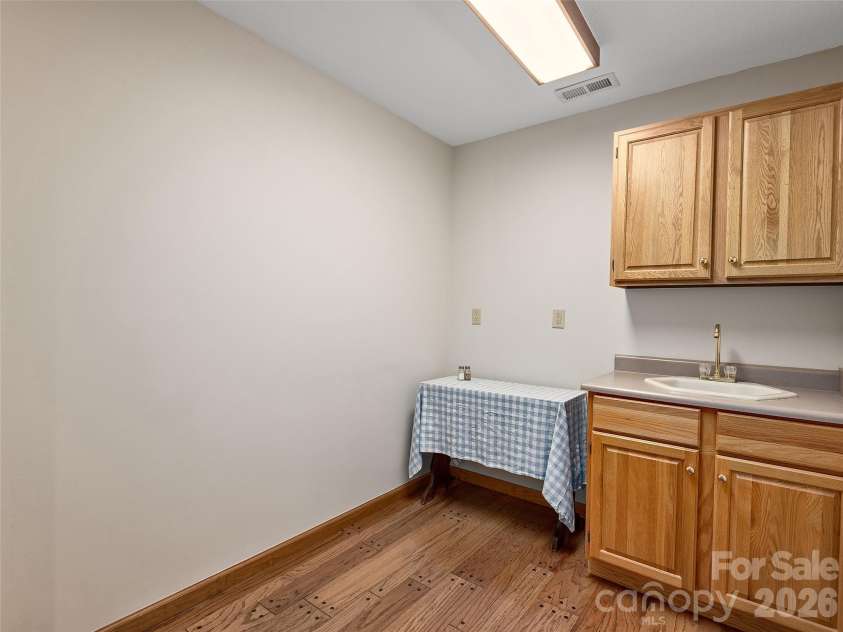 608 Upper Sondley Drive, Asheville, NC 28805.  MLS# CAR4283566, YatesRealty ID 2797. 