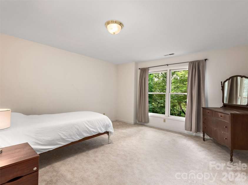 608 Upper Sondley Drive, Asheville, NC 28805.  MLS# CAR4283566, YatesRealty ID 2797. 