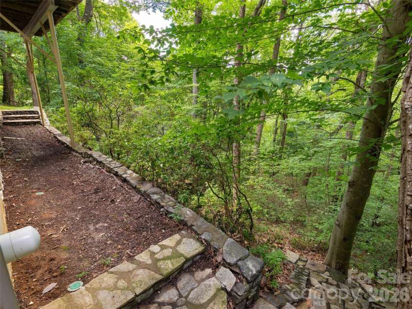 608 Upper Sondley Drive, Asheville, NC 28805.  MLS# CAR4283566, YatesRealty ID 2797. 