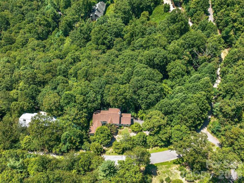 608 Upper Sondley Drive, Asheville, NC 28805.  MLS# CAR4283566, YatesRealty ID 2797. 
