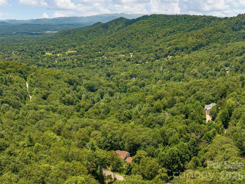 608 Upper Sondley Drive, Asheville, NC 28805.  MLS# CAR4283566, YatesRealty ID 2797. 