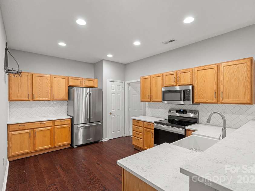 8063 Sultana Circle, Charlotte, NC 28227.  MLS# CAR4206801, YatesRealty ID 2797. 