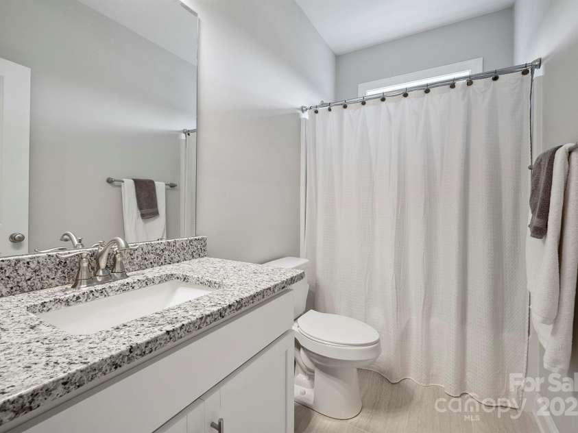 5020 Belmont Crossing Drive, Belmont, NC 28012.  MLS# CAR4277475, YatesRealty ID 27970. Full Bathroom on Second Floor