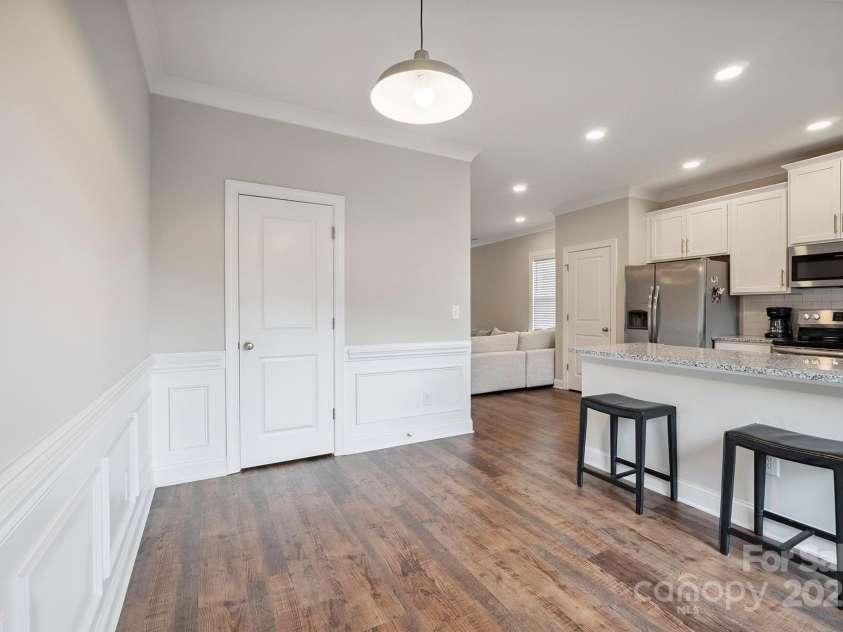 5020 Belmont Crossing Drive, Belmont, NC 28012.  MLS# CAR4277475, YatesRealty ID 27970. Half Bath off Dining Space