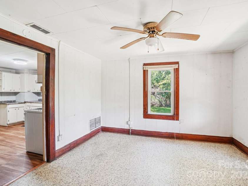 203 Beaverdam Road, Candler, NC 28715.  MLS# CAR4282589, YatesRealty ID 27973. Bedroom 3