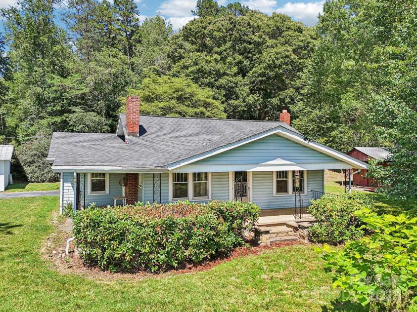 203 Beaverdam Road, Candler, NC 28715.  MLS# CAR4282589, YatesRealty ID 27973. Front Porch