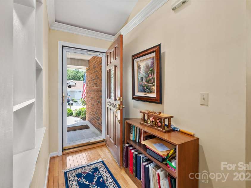 1016 Saddlebrook Drive, Hendersonville, NC 28739.  MLS# CAR4276679, YatesRealty ID 27976. 