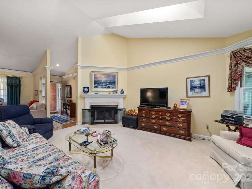 1016 Saddlebrook Drive, Hendersonville, NC 28739.  MLS# CAR4276679, YatesRealty ID 27976. 