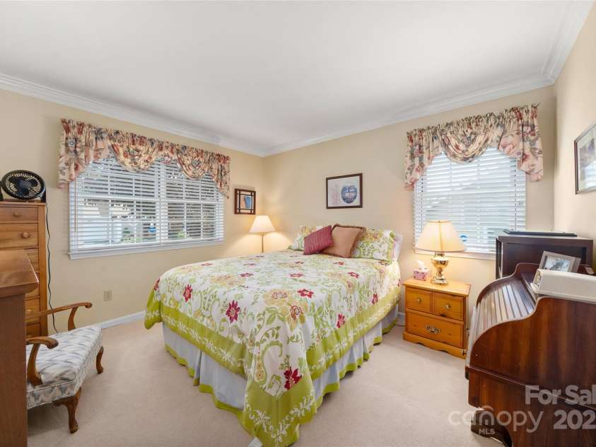 1016 Saddlebrook Drive, Hendersonville, NC 28739.  MLS# CAR4276679, YatesRealty ID 27976. 