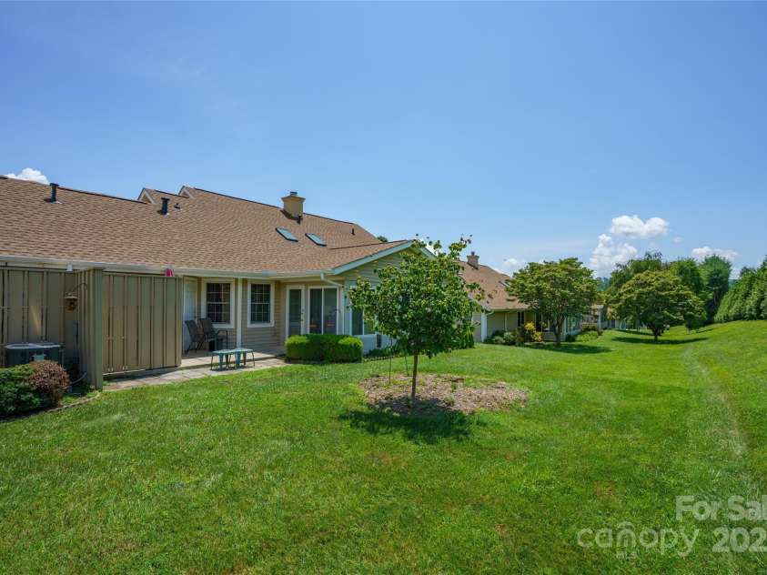 1016 Saddlebrook Drive, Hendersonville, NC 28739.  MLS# CAR4276679, YatesRealty ID 27976. 