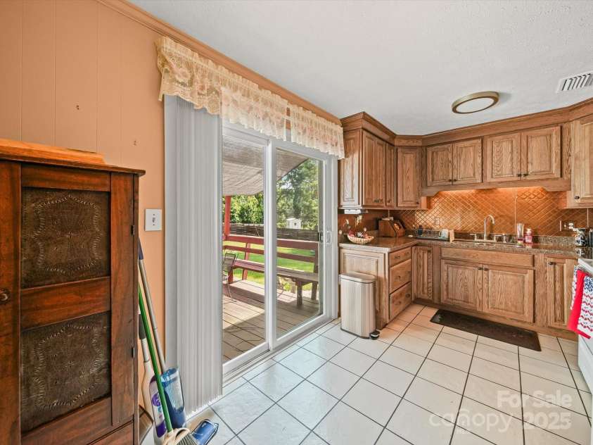 3471 Greentree Acres Road, Valdese, NC 28690.  MLS# CAR4272307, YatesRealty ID 27977. 