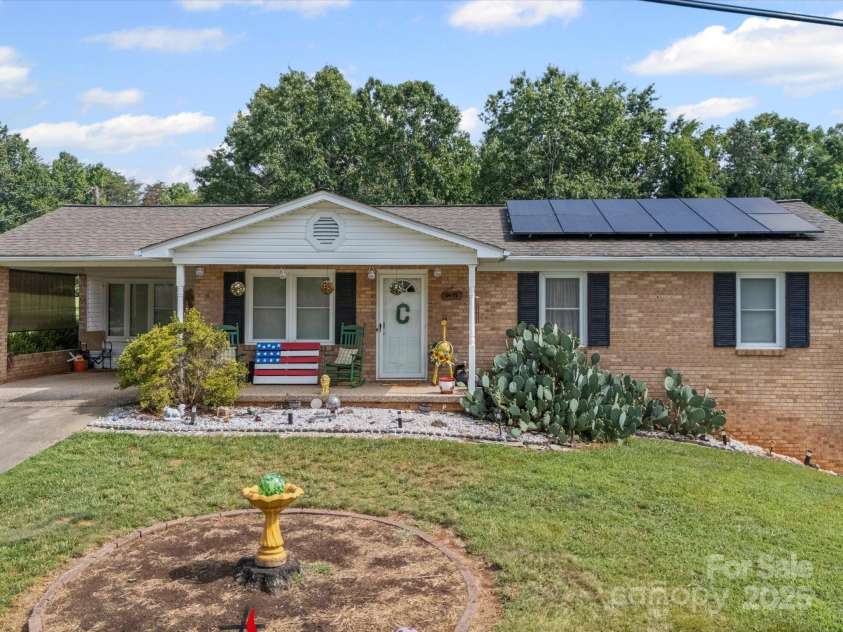 3471 Greentree Acres Road, Valdese, NC 28690.  MLS# CAR4272307, YatesRealty ID 27977. 