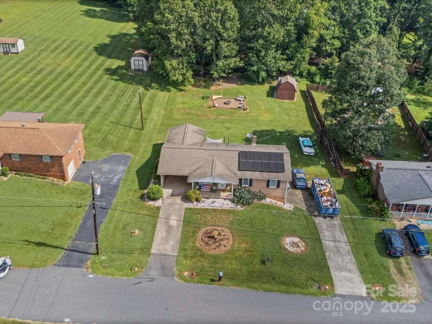 3471 Greentree Acres Road, Valdese, NC 28690.  MLS# CAR4272307, YatesRealty ID 27977. 