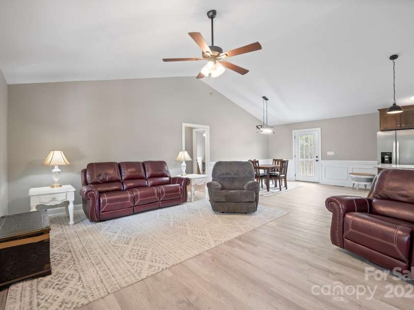 113 Swann Crossing Lane, Statesville, NC 28625.  MLS# CAR4280487, YatesRealty ID 27978. Living Room