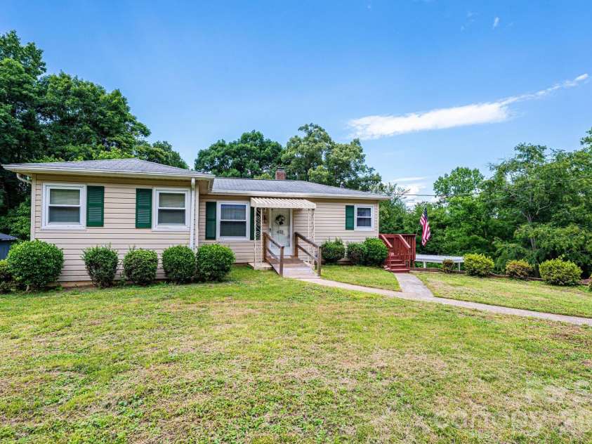 452 Swanson Drive, Lenoir, NC 28645.  MLS# CAR4389760, YatesRealty ID 27978. 