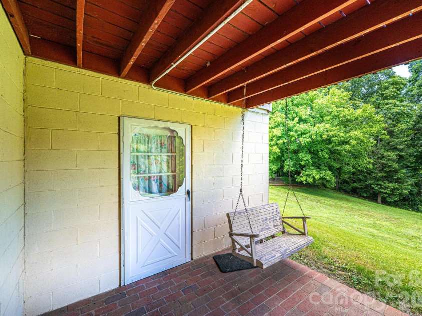 452 Swanson Drive, Lenoir, NC 28645.  MLS# CAR4389760, YatesRealty ID 27978. 