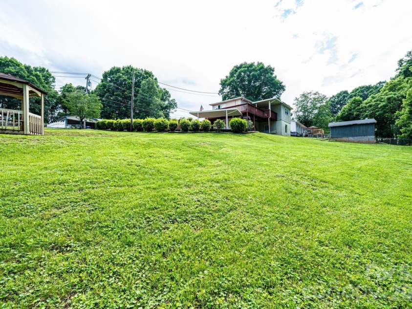 452 Swanson Drive, Lenoir, NC 28645.  MLS# CAR4389760, YatesRealty ID 27978. 