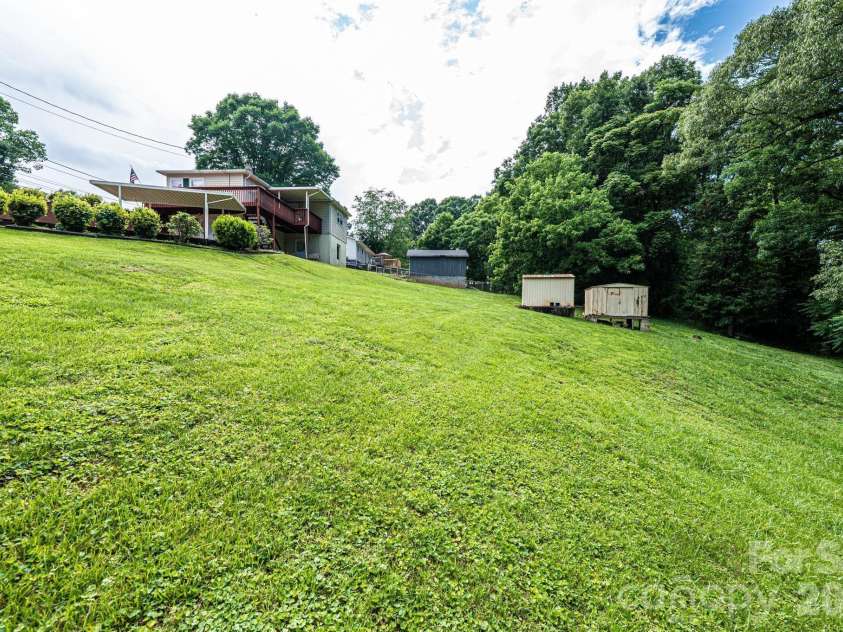 452 Swanson Drive, Lenoir, NC 28645.  MLS# CAR4389760, YatesRealty ID 27978. 